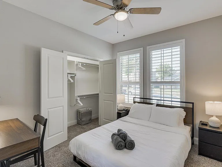 8206 Chesham Dr — Photo 30