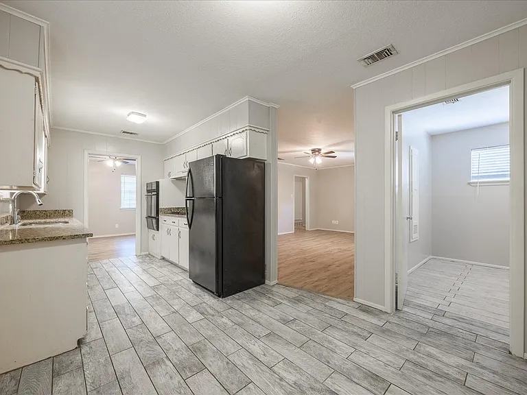 1313 E Sherman Dr — Photo 24
