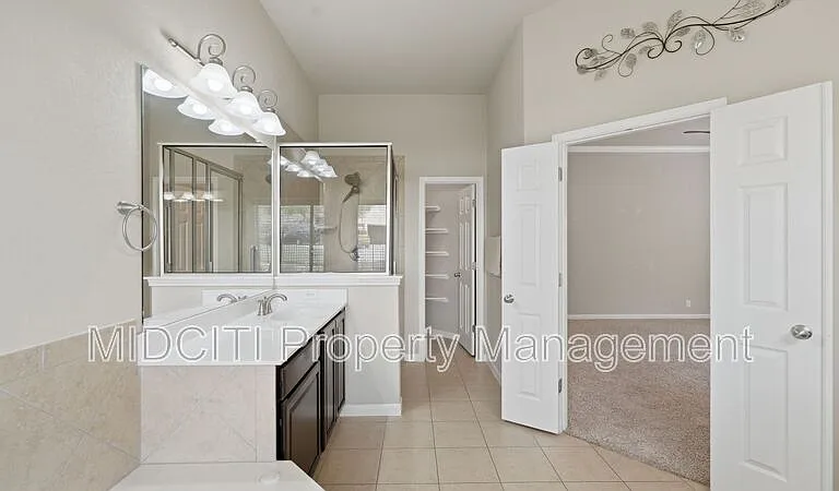 842 Santa Cruz — Photo 35