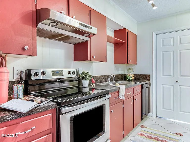 303 Gerald Dr — Photo 12