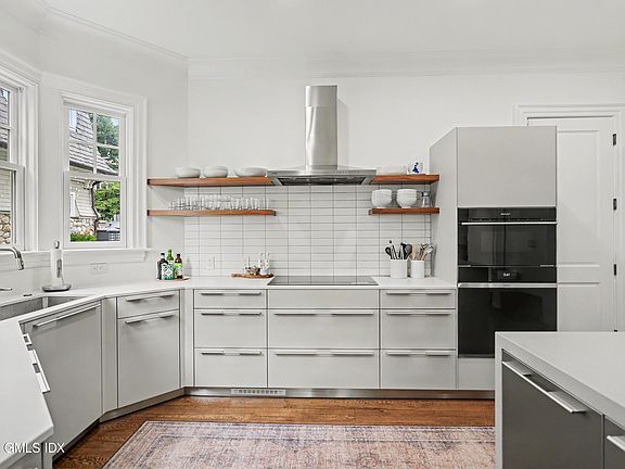 3rd image of 50 Sound View Dr Unit 2 South