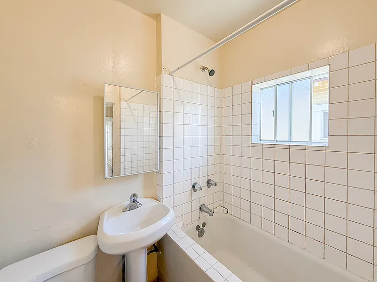 3839 Van Dyke Ave — Photo 5