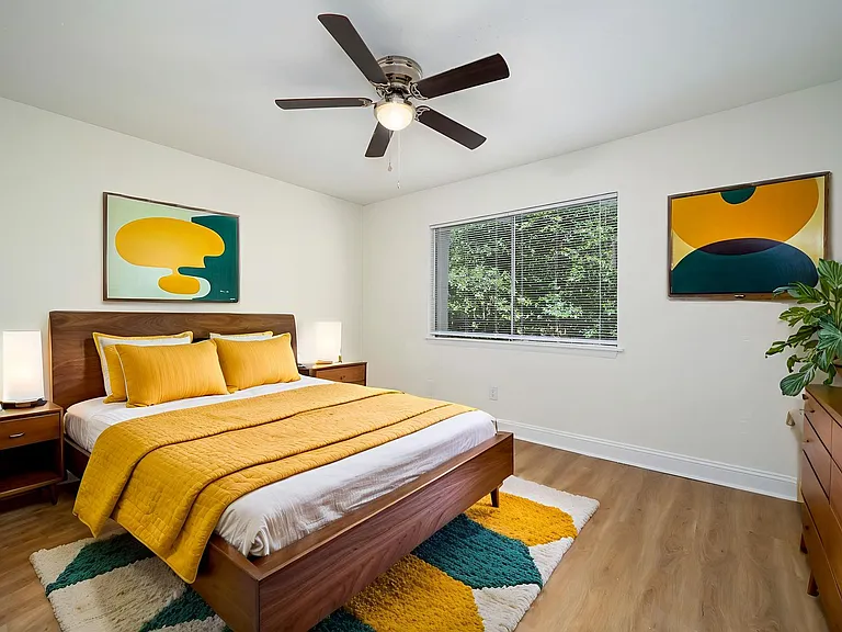 Beacon Pointe Apartments — Photo 5