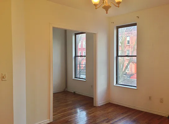 Rented by Sunrise Real Estate | media 50