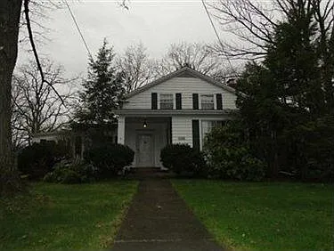 735 S Court St photo 1