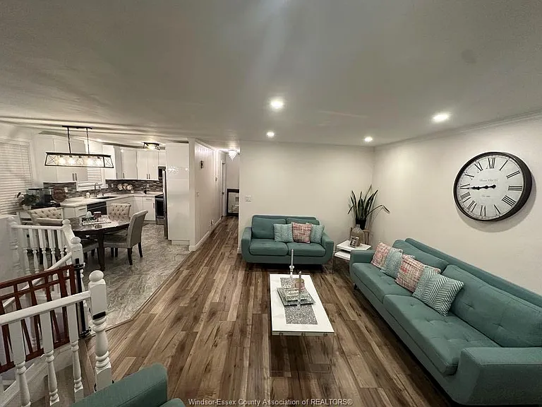 7929 Hawthorne Dr — Photo 16
