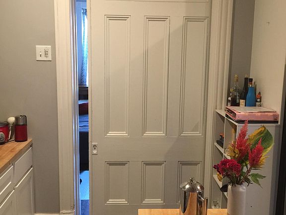 5th image of 2603 Iowa Ave #1F