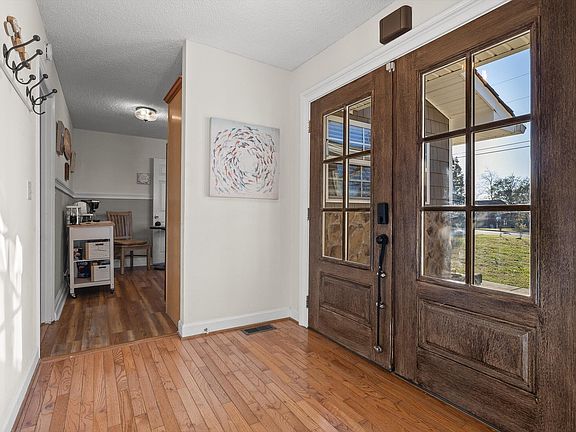 4th image of 92 S Glade Rd