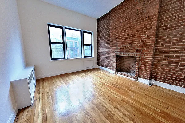 Rented by CitySites Real Estate Group | media 14