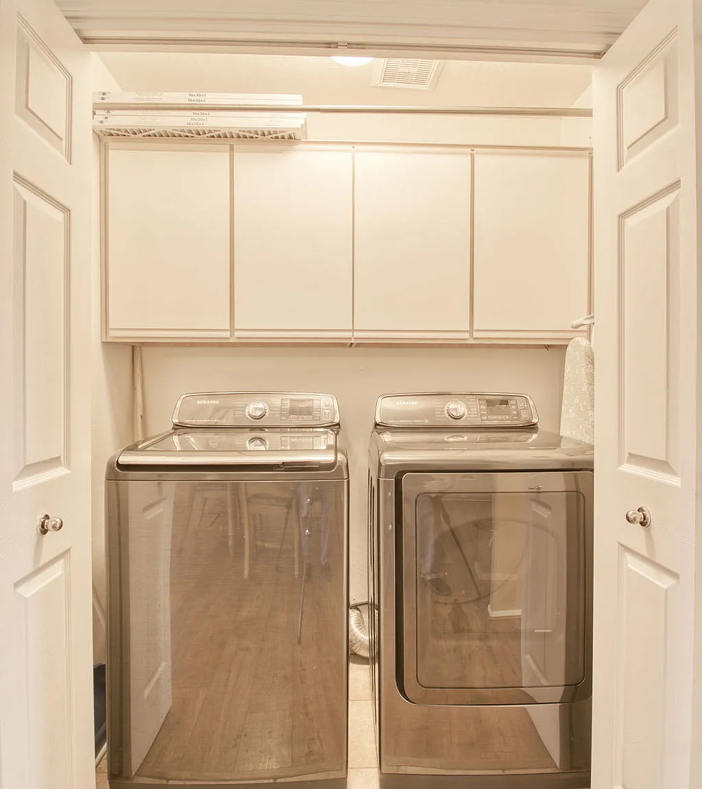 2 bed, 1240 sqft, $2,400 — Photo 2