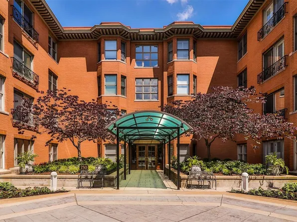 750 S Hanley Rd APT 46, Saint Louis, MO 63105
