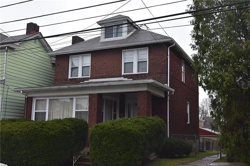 136 E 17th Ave photo 1