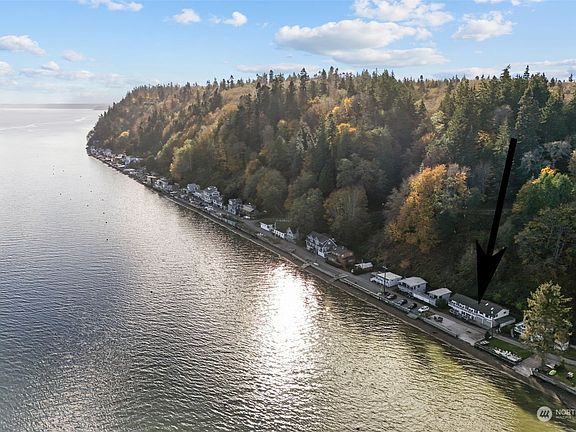 2nd image of 3200 Shoreline Drive