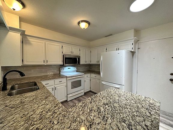 5th image of 1409 Desert Quail Ln