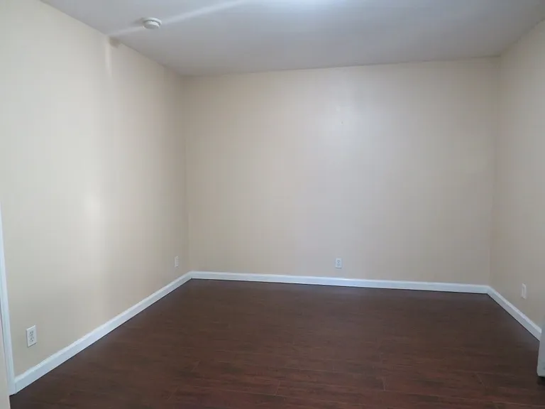 2230 S Hickory St — Photo 14