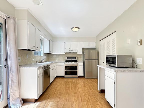 4th image of 145 Cherrywood Villa