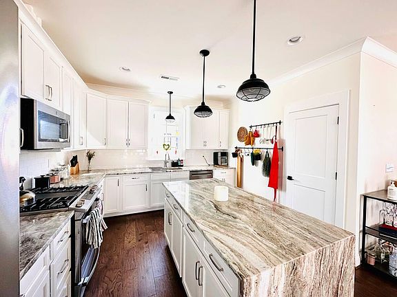 2nd image of 1574 Autumn Park Cir