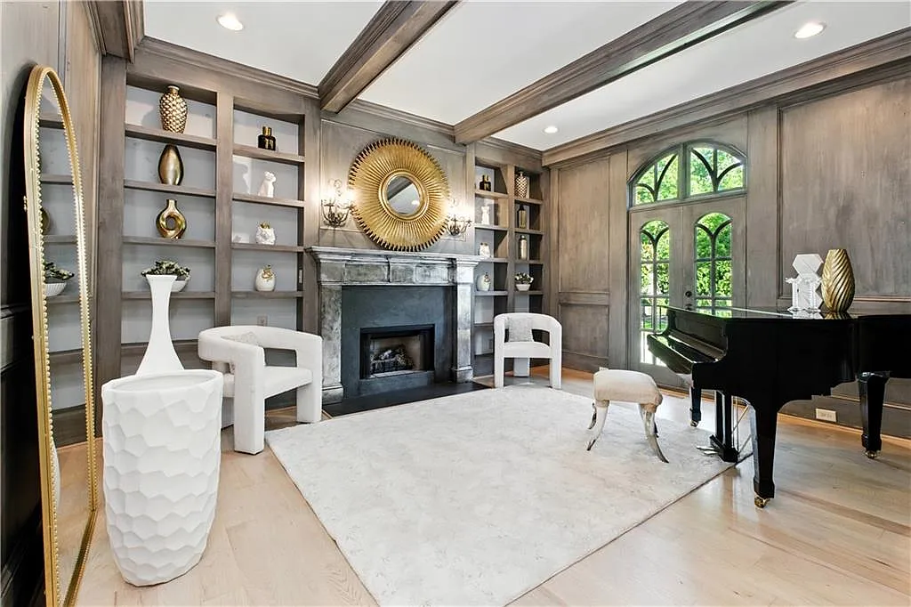 7 bed, 7.5 bath, 8592 sqft, $11,000 — Photo 3