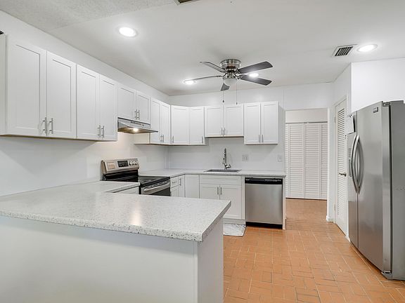 3rd image of 98 Pintail Court
