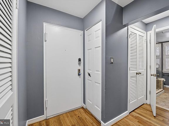 3rd image of 2248 Washington Ave APT 101