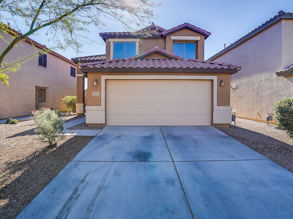 1st image of 40095 W Thornberry Ln