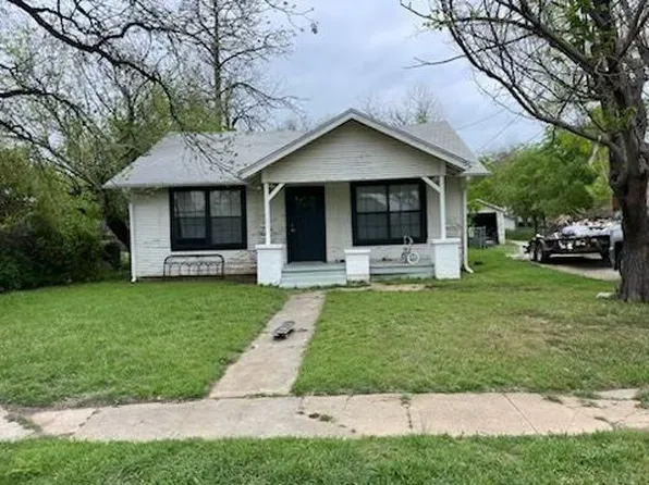 905 2nd St, Graham, TX 76450