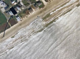 1221 Gulf Rd, Crystal Beach, TX 77650