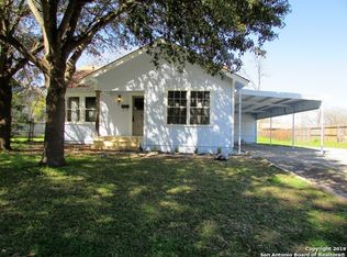 710 E Humphreys St, Seguin, TX 78155
