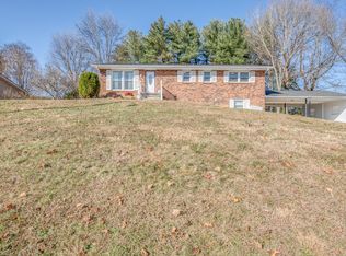 779 Meadowcrest Dr, Bristol, VA 24201