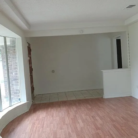1140 Shadywood Ln — Photo 5