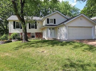 323 Windyoak Dr, Ballwin, MO 63021