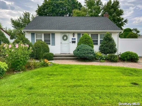 228 Lee Avenue, Hicksville, NY 11801