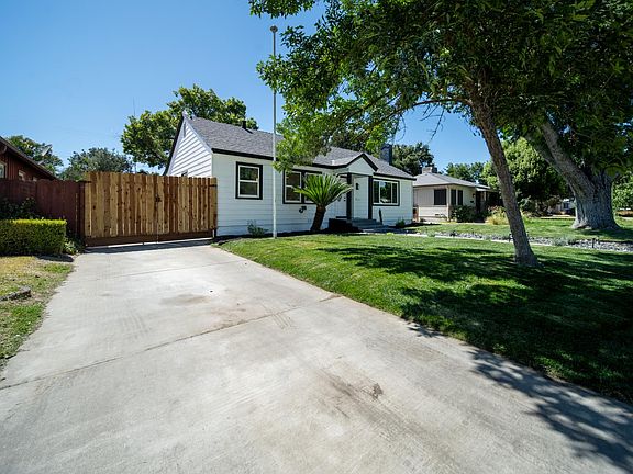 4th image of 405 Santa Barbara Ave