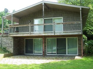 4416 Park Manor Dr, Jamestown, PA 16134