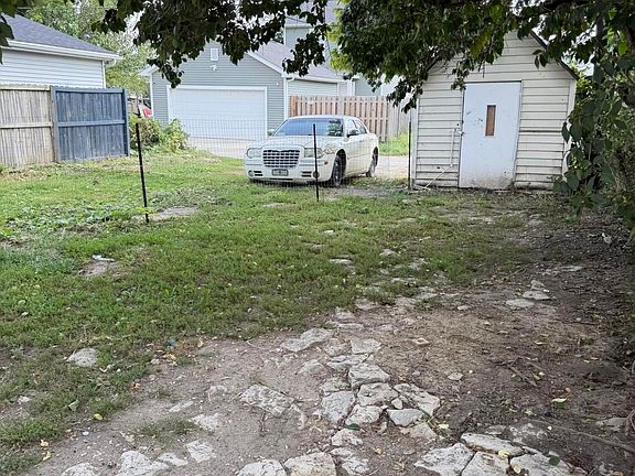 4th image of 1319 Hildreth Ave