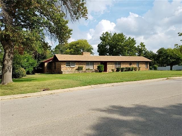1st image of 2225 Timberline Dr