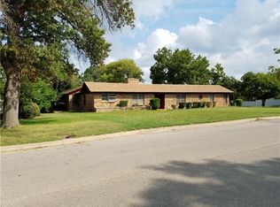 2225 Timberline Dr, Fort Worth, TX 76119