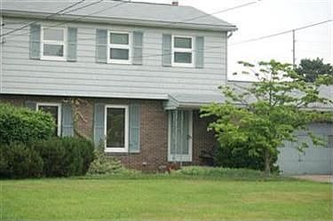 3rd image of 716 Penhale Ave
