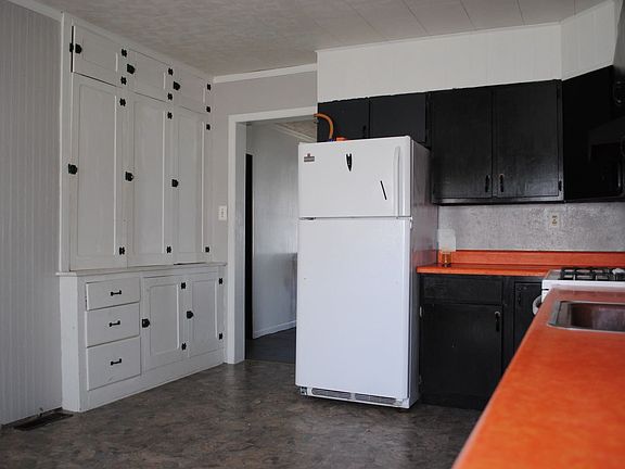 4th image of 112 N Jefferson St