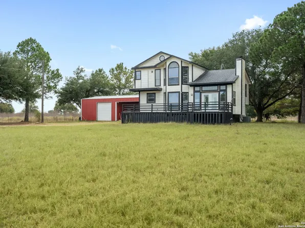 229 Twin Lakes Dr, Sutherland Springs, TX 78161
