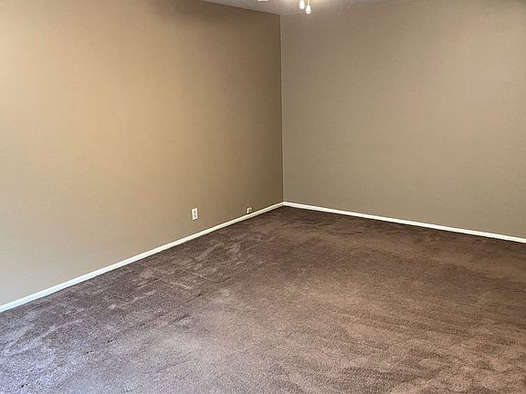 3rd image of 824-826 E White Maple Way #3700