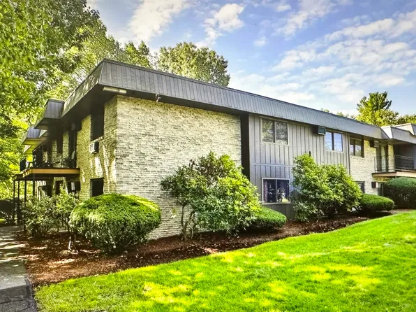 12 Strawberry Bank Rd Road #11, Nashua, NH 03062