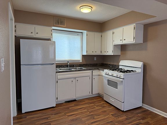 4th image of 2921 W Ann St