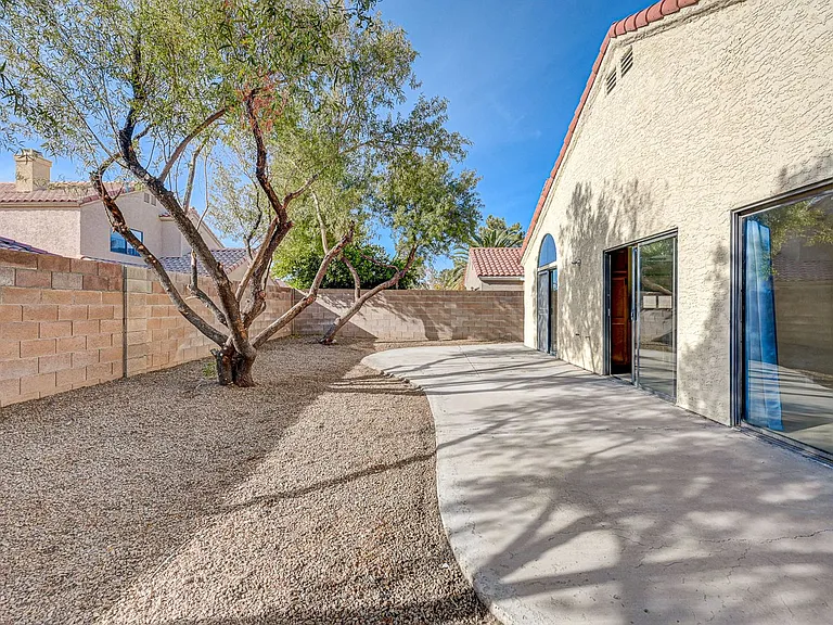 2723 Lovington Dr — Photo 37