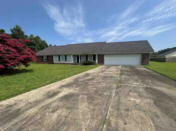 240 Appalachian Dr, Raeford, NC 28376