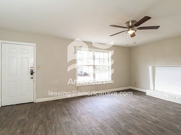 703128_003_living_room_3.jpg