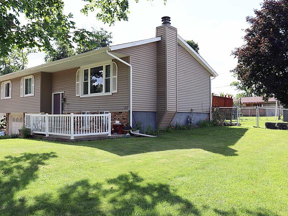 2nd image of 1817 S Hopewood Ln