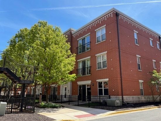 343 E 25th Pl #18-C, Chicago, IL 60616