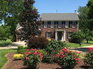 979 Keeneland Rd, Florissant, MO 63034