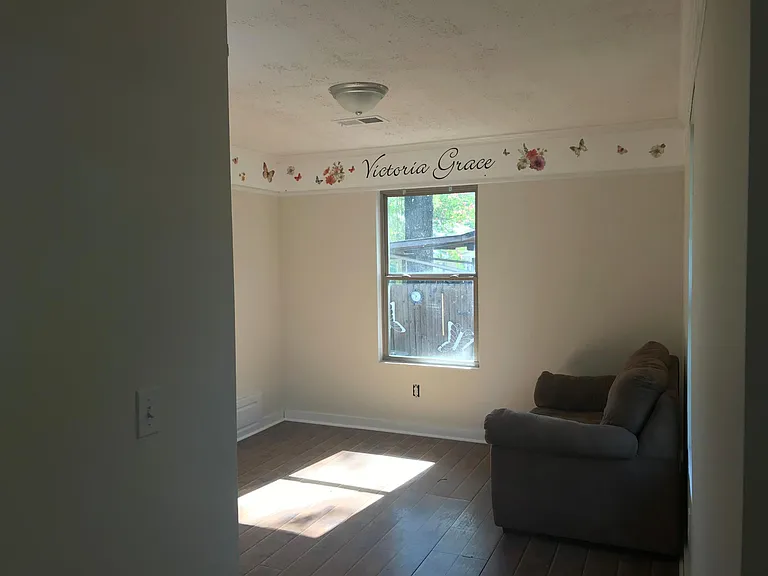 104 Johnson St — Photo 11